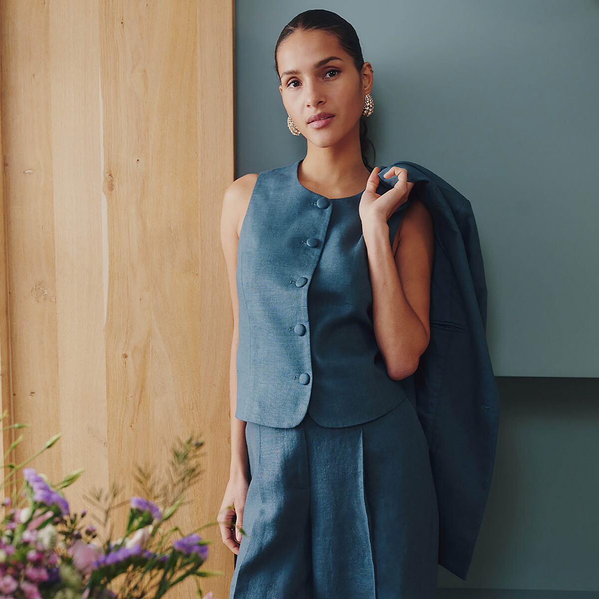 Κοντό εφαρμοστό γιλέκο κοστουμιού από λινό