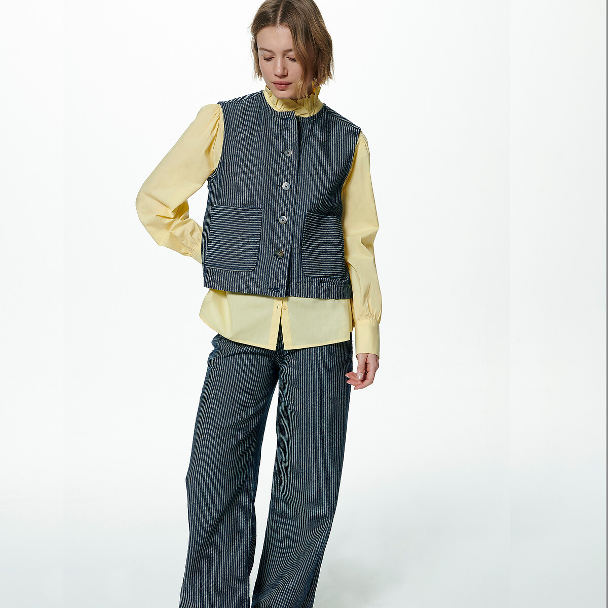 Αμάνικο τζιν γιλέκο με ίσια γραμμή και ρίγες