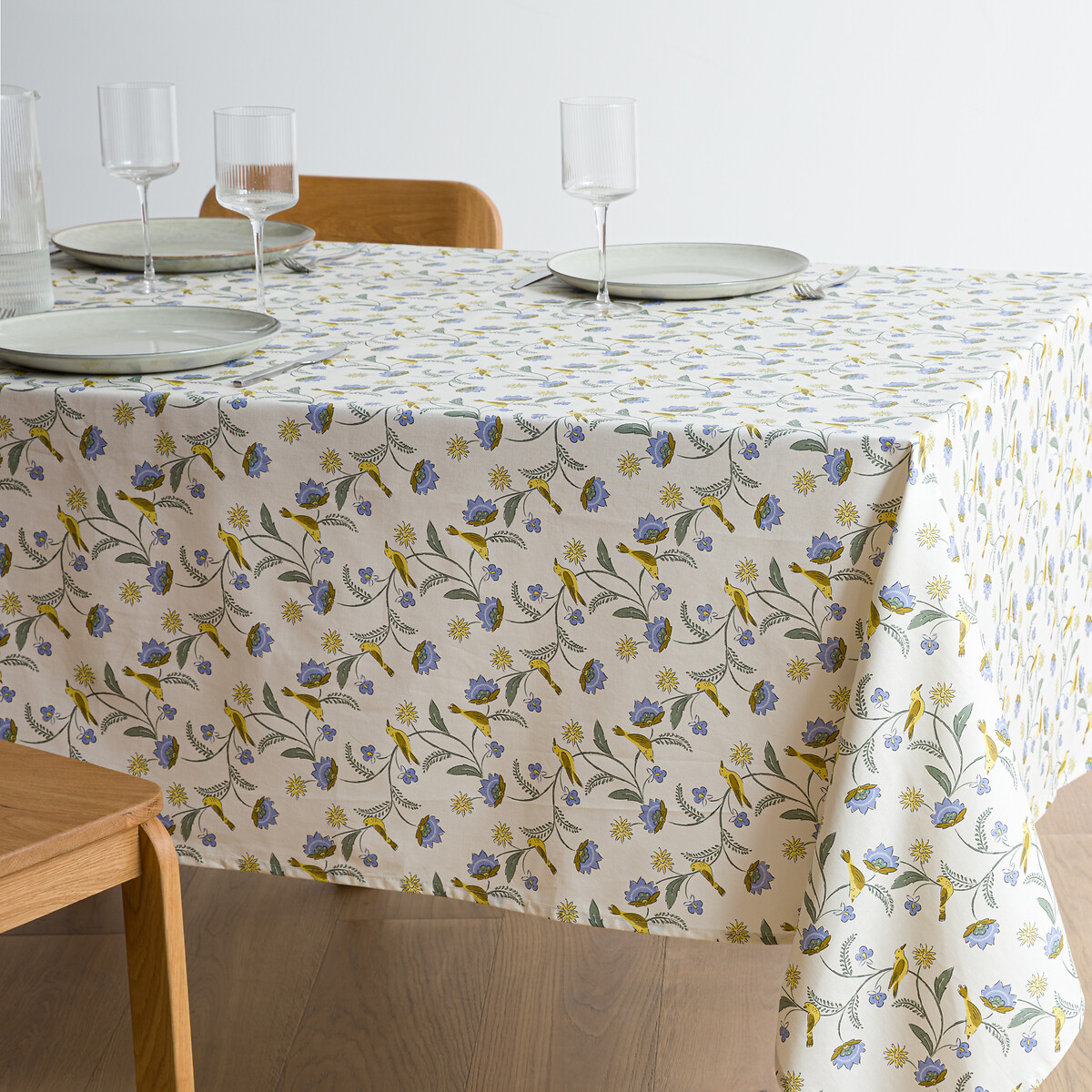 Τραπεζομάντηλο με μοτίβο 150x150 cm