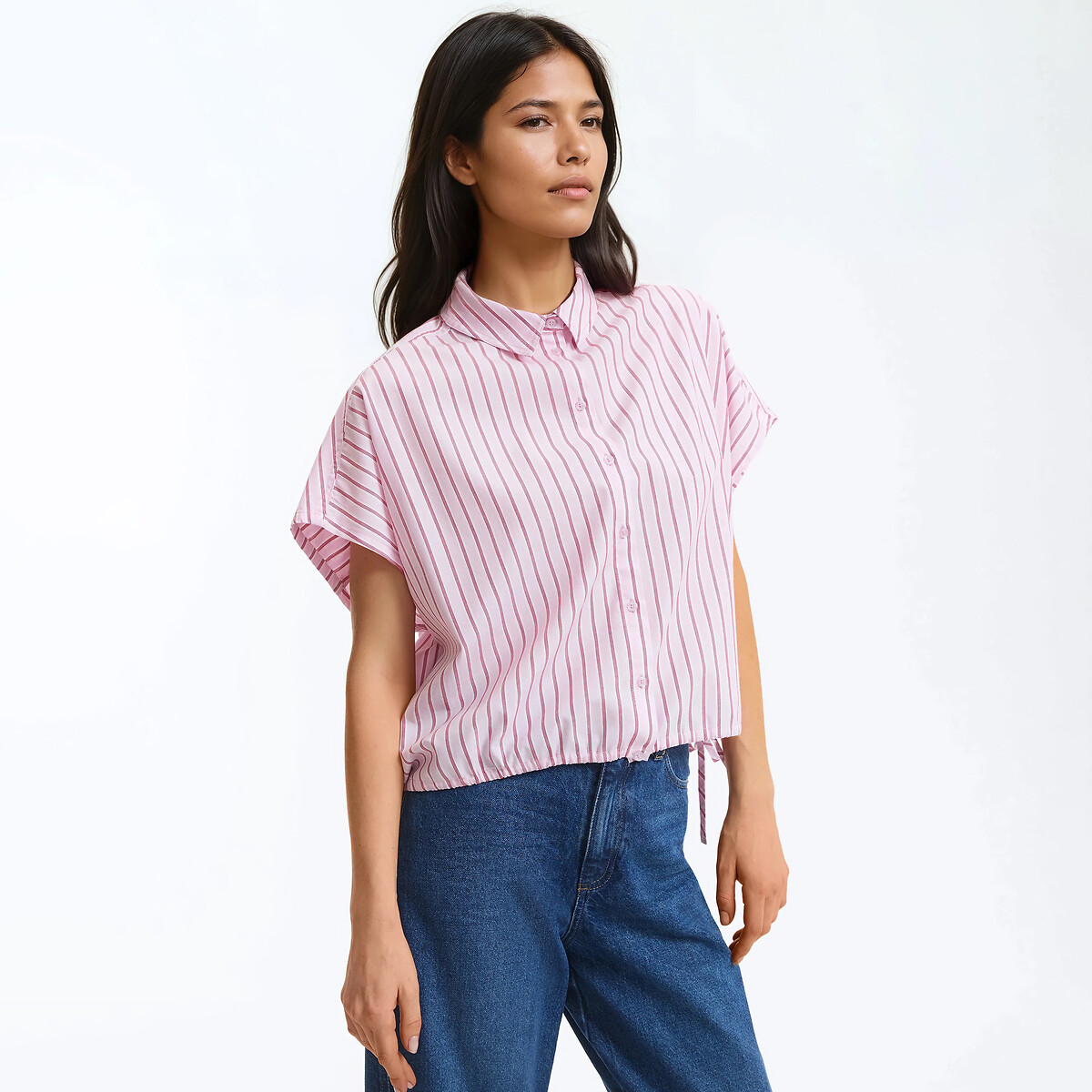 Κοντό ριγέ πουκάμισο με κοντά μανίκια