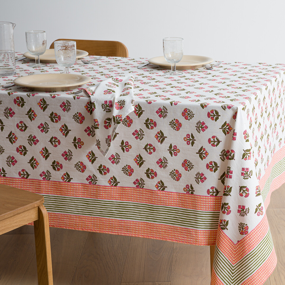 Τραπεζομάντηλο με τύπωμα 150x150 cm