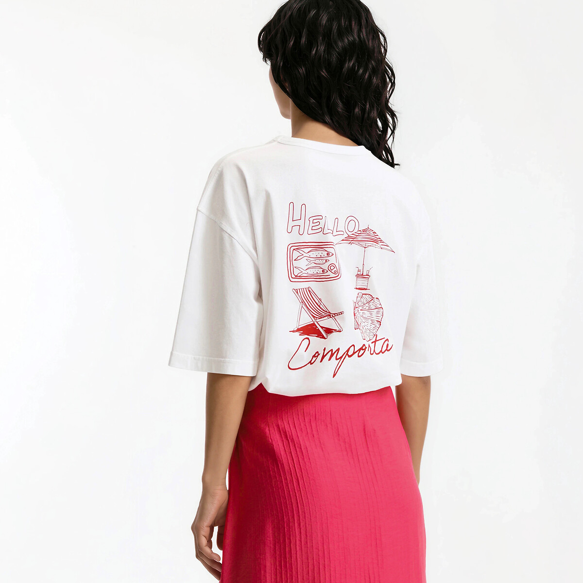 Κοντομάνικο t-shirt με στρογγυλή λαιμόκοψη και στάμπα στην πλάτη