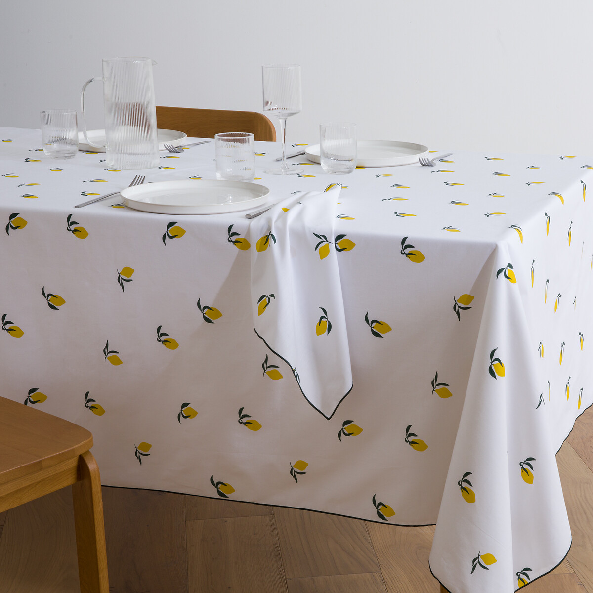 Τραπεζομάντηλο με στάμπα 150x150 cm