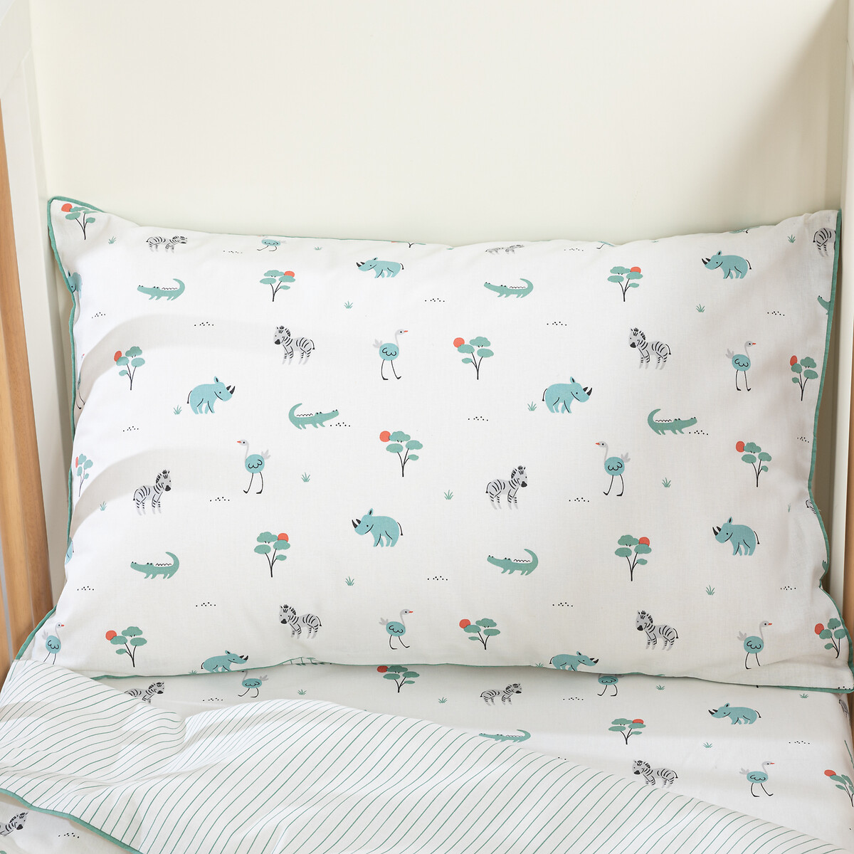 Παιδική μαξιλαροθήκη από βιολογικό βαμβάκι με στάμπα ζώων 40x60 cm