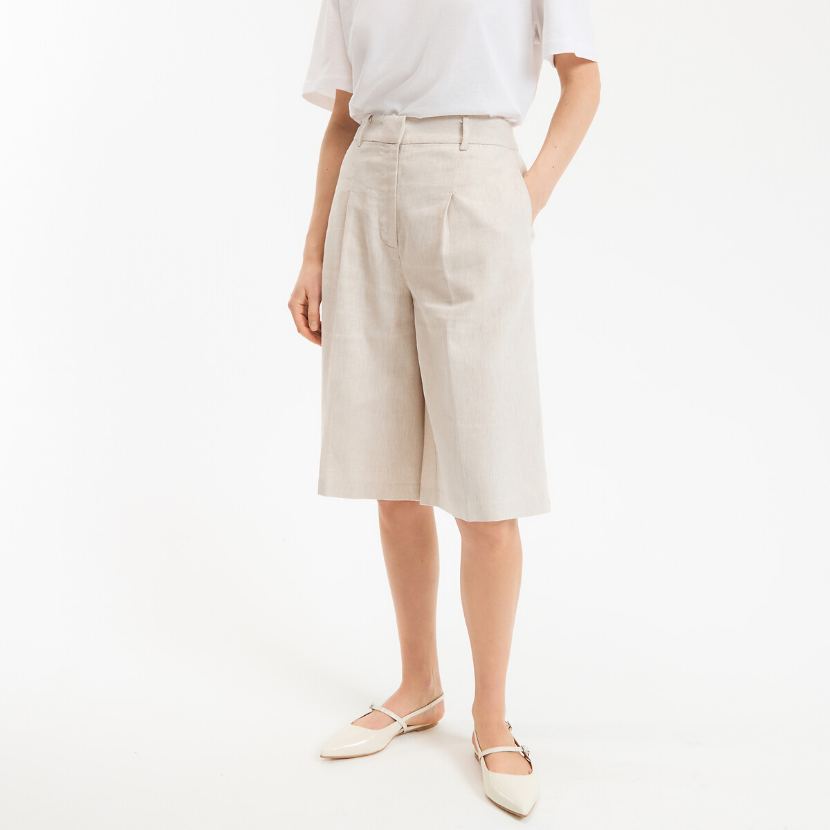 Βερμούδα με πιέτες από λινό και βαμβάκι