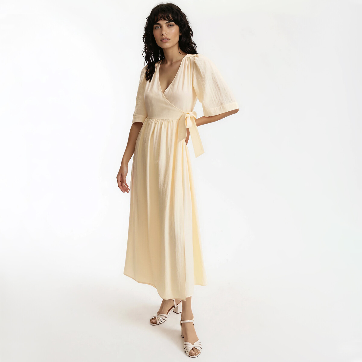 Μακρύ φόρεμα κρουαζέ με κοντά μανίκια