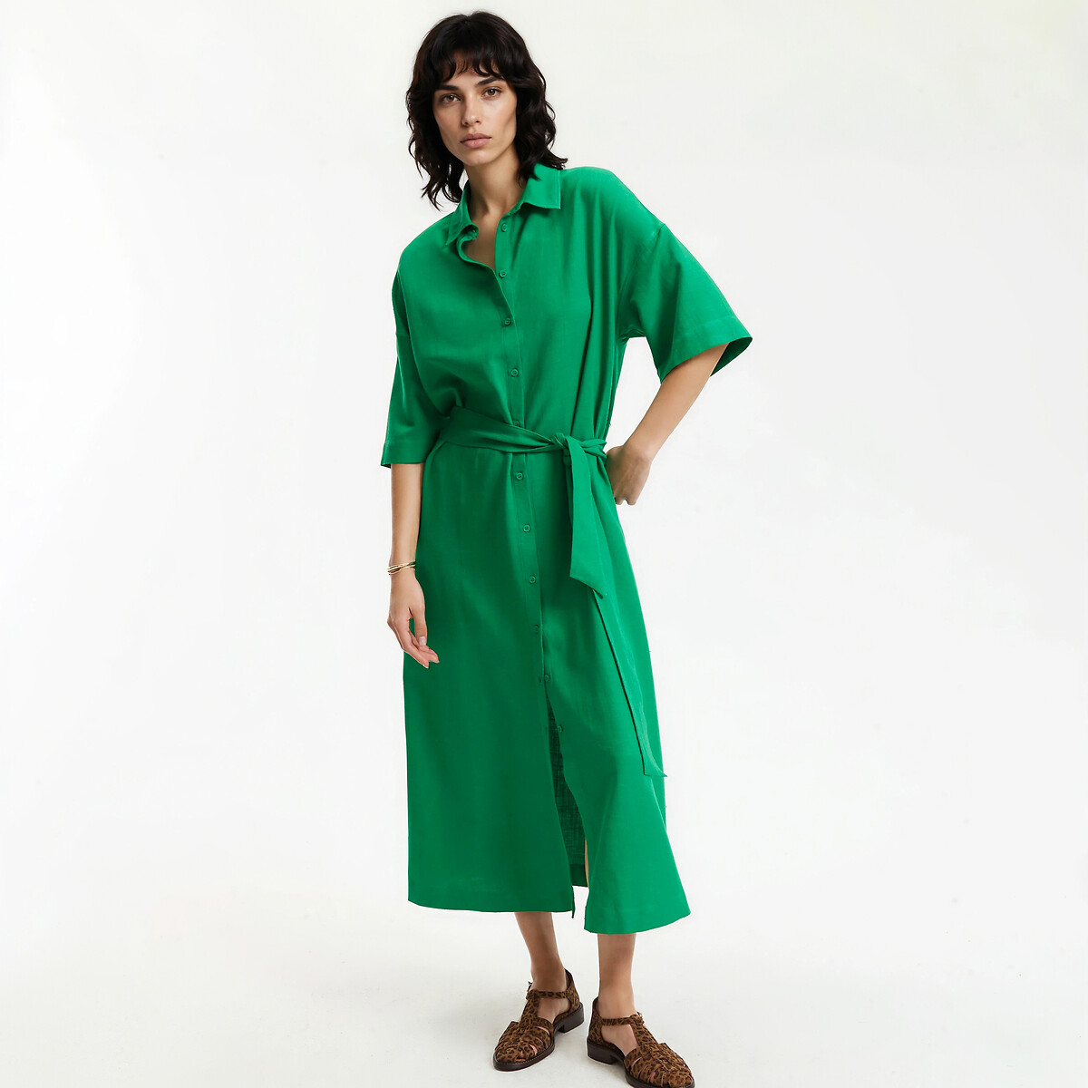 Μακρύ σεμιζιέ φόρεμα με κοντά μανίκια και ζώνη