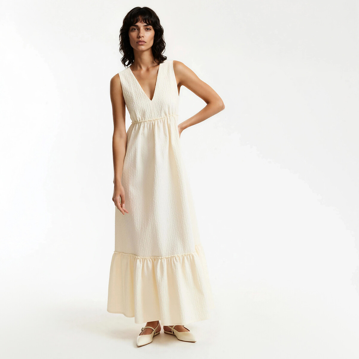 Μακρύ φόρεμα με V ντεκολτέ