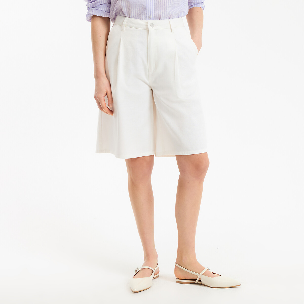 Βερμούδα με πιέτες από βαμβάκι και λινό