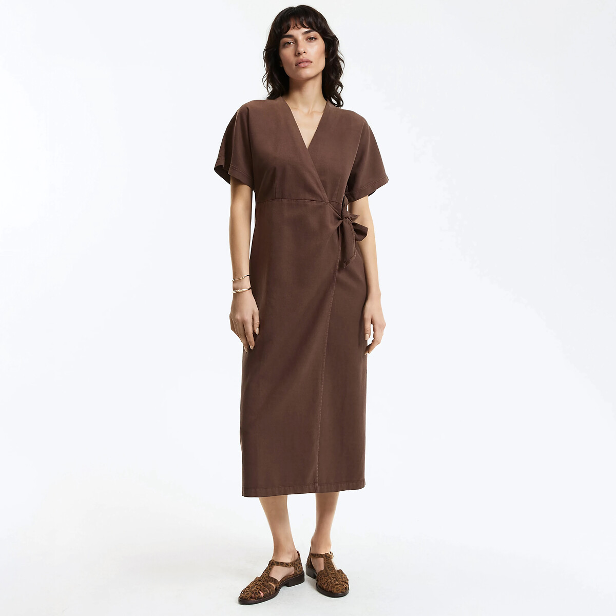 Μίντι κρουαζέ φόρεμα με κοντά μανίκια