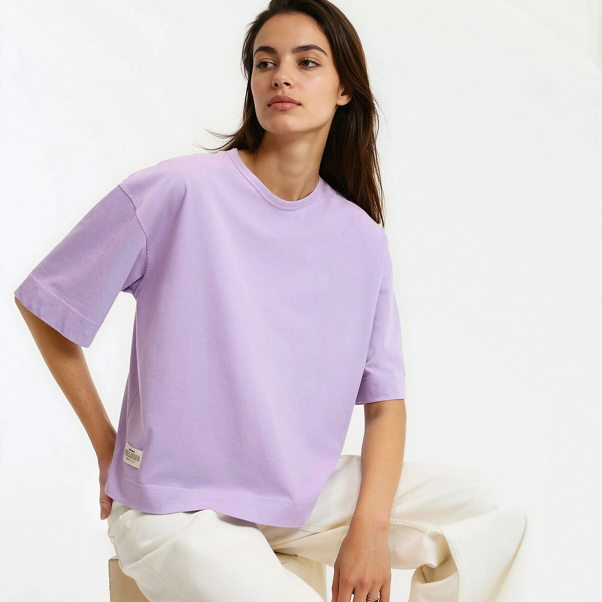 Φαρδύ βαμβακερό T-shirt με στρογγυλή λαιμόκοψη και κοντά μανίκια