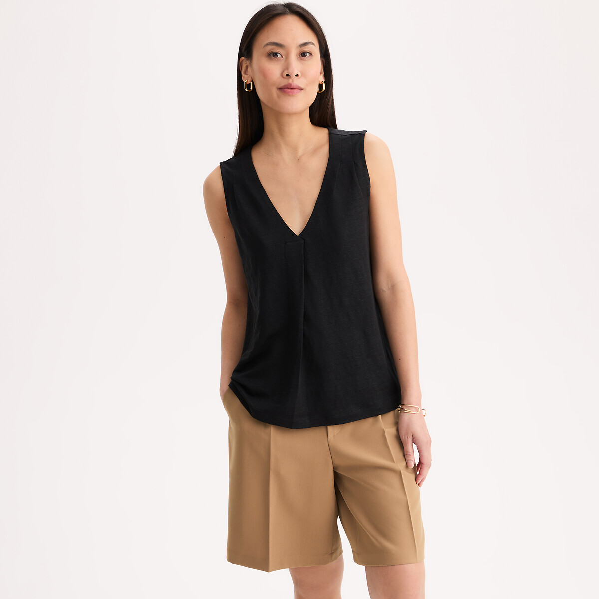 Αμάνικο λινό μπλουζάκι με V λαιμόκοψη