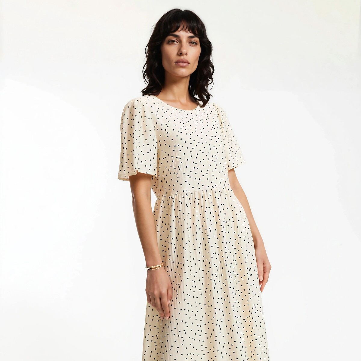 Μακρύ φόρεμα με στρογγυλή λαιμόκοψη