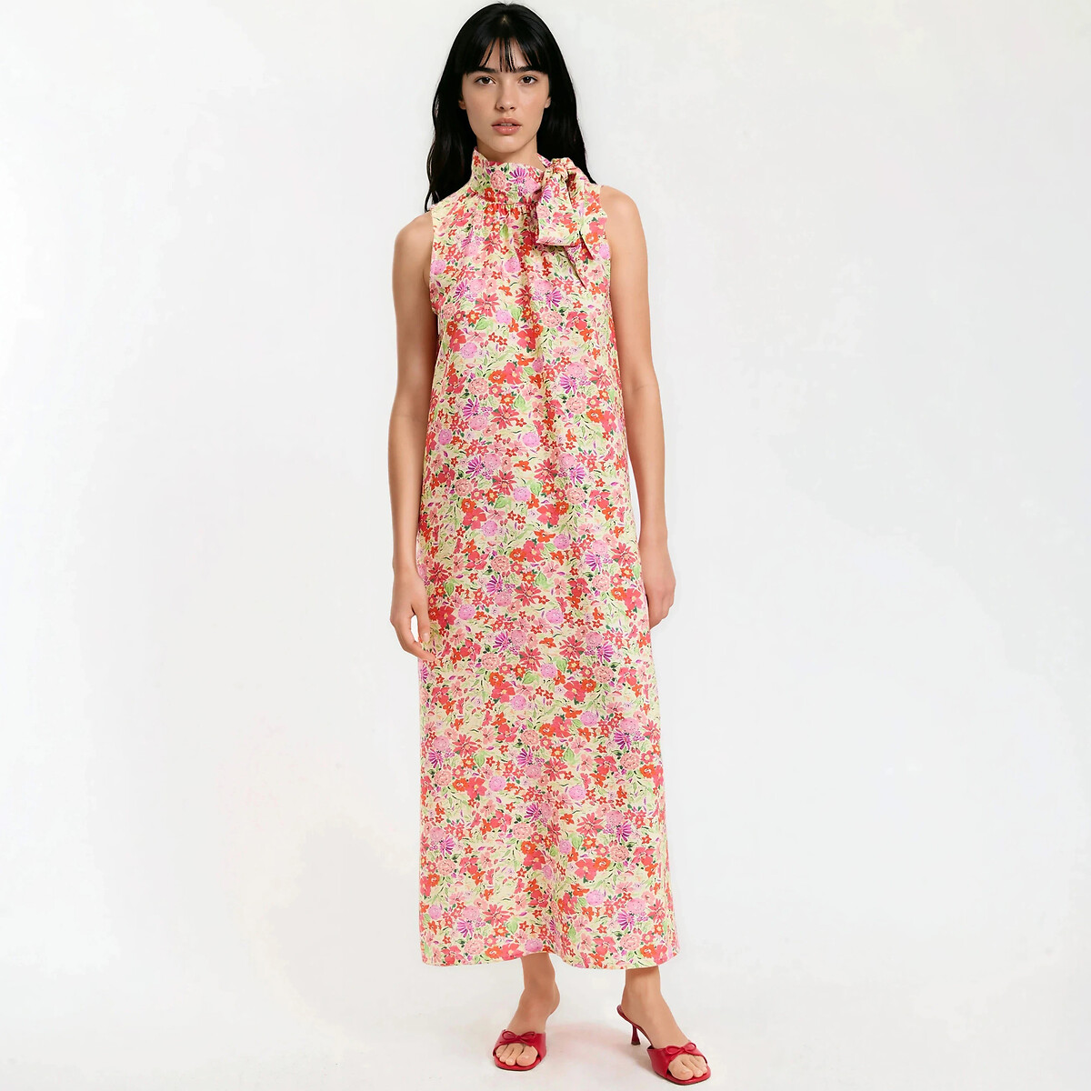 Μακρύ αμάνικο φόρεμα με φλοράλ σχέδιο