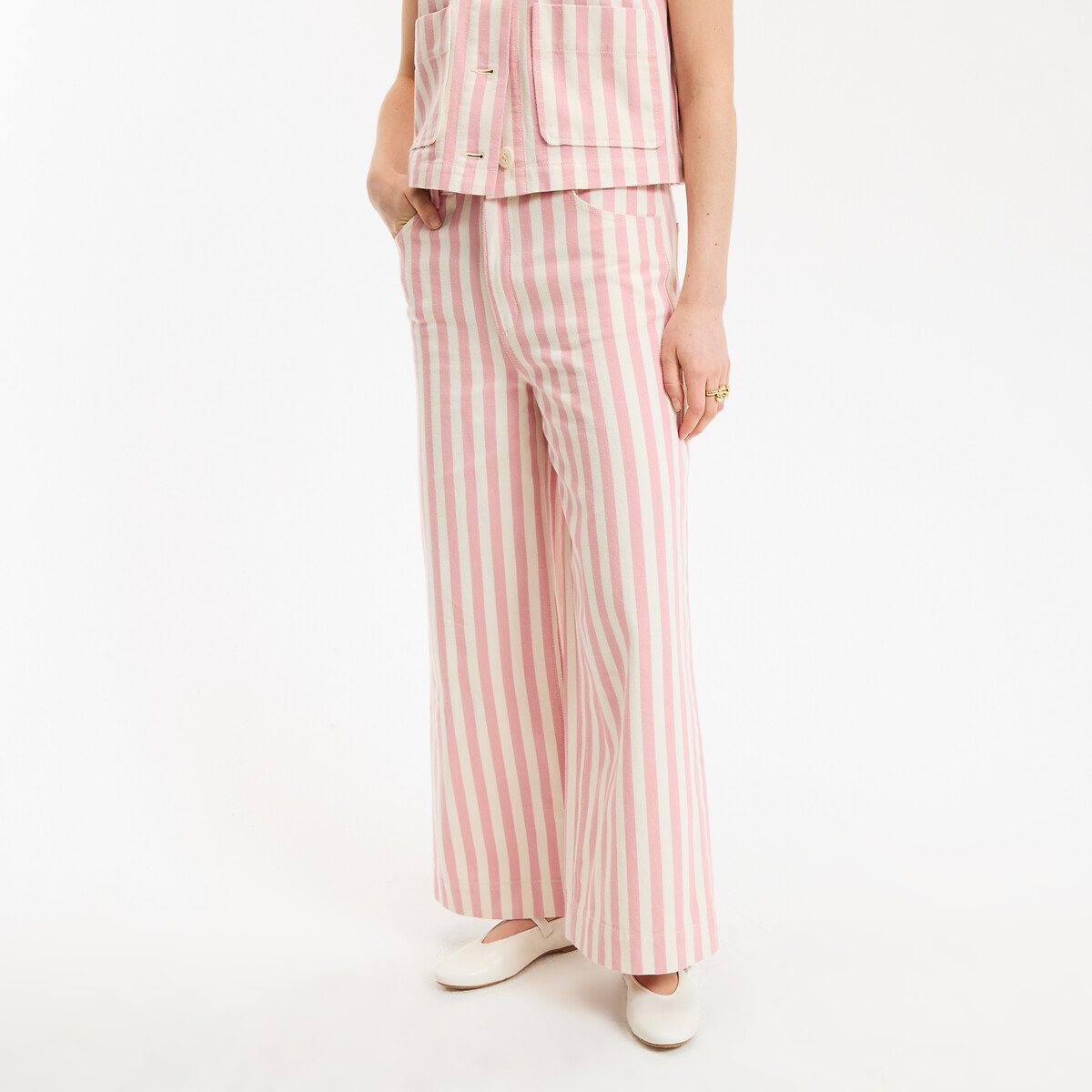 Ριγέ παντελόνι σε φαρδιά γραμμή