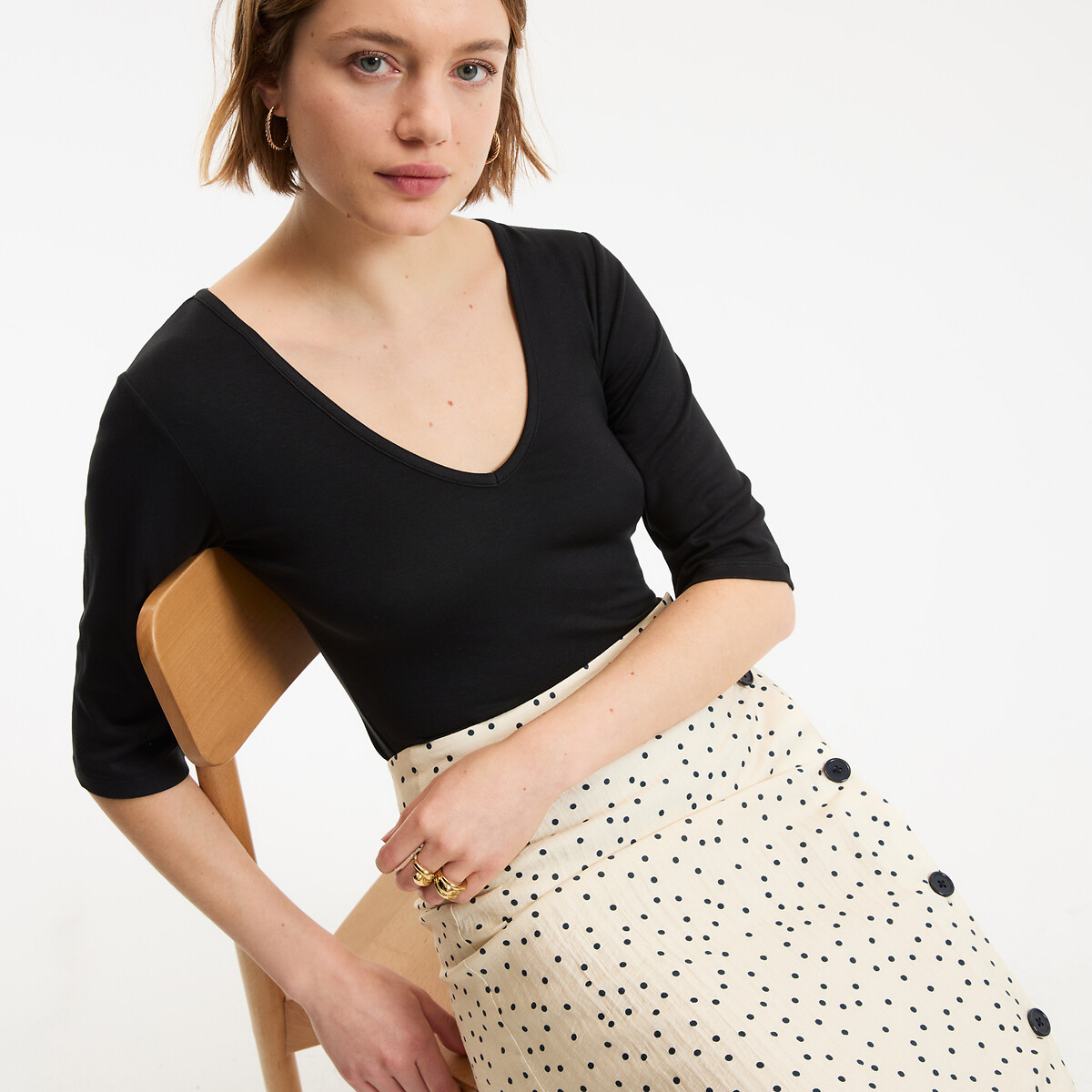 Κοντομάνικο μπλουζάκι με V λαιμόκοψη