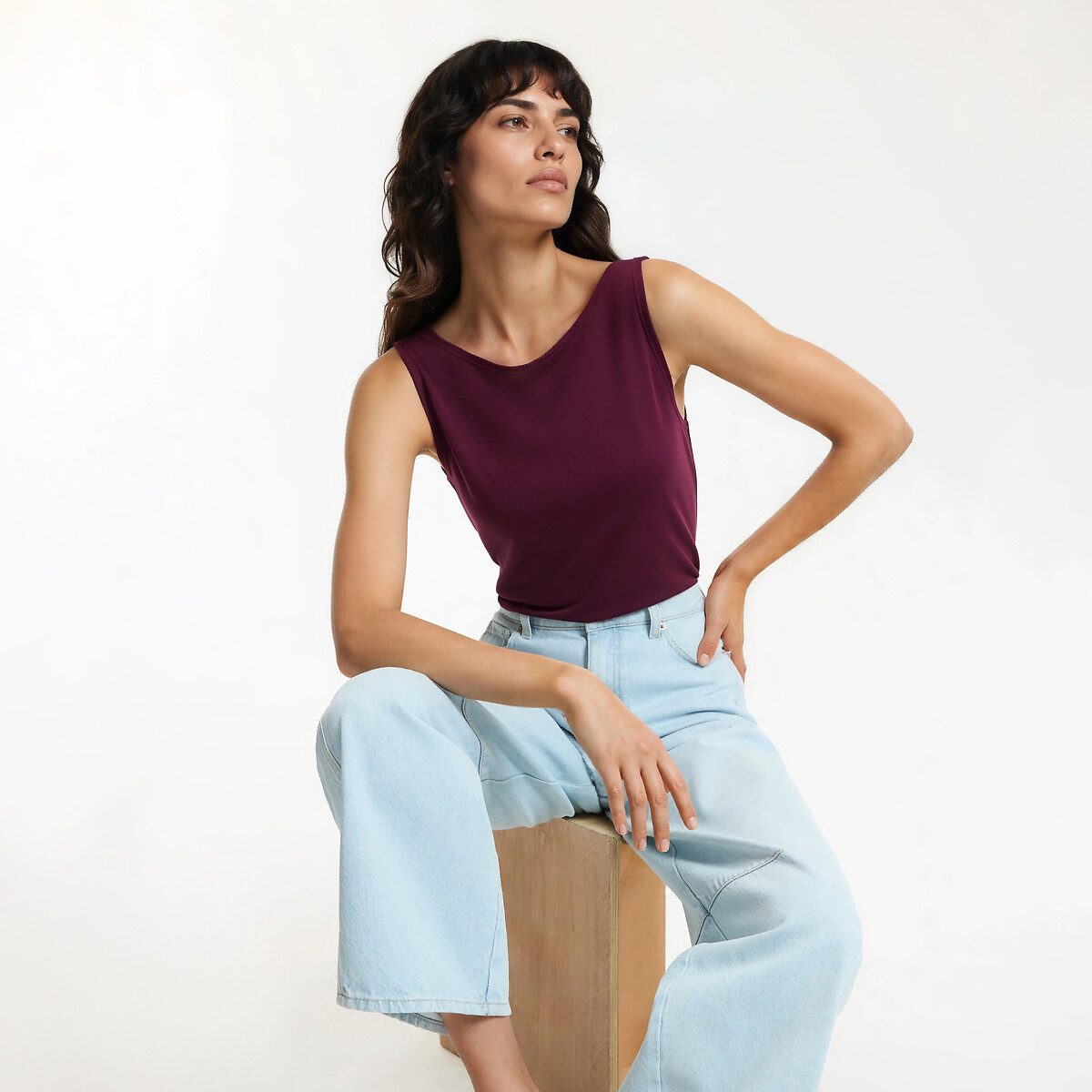 Αμάνικο τοπ με λαιμόκοψη bateau