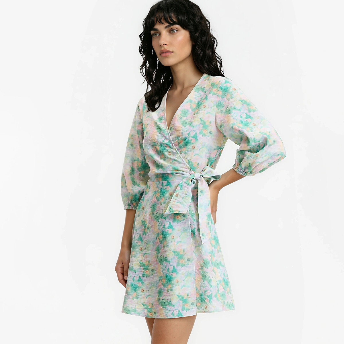 Κοντό φλοράλ φόρεμα κρουαζέ με μανίκια 3 4