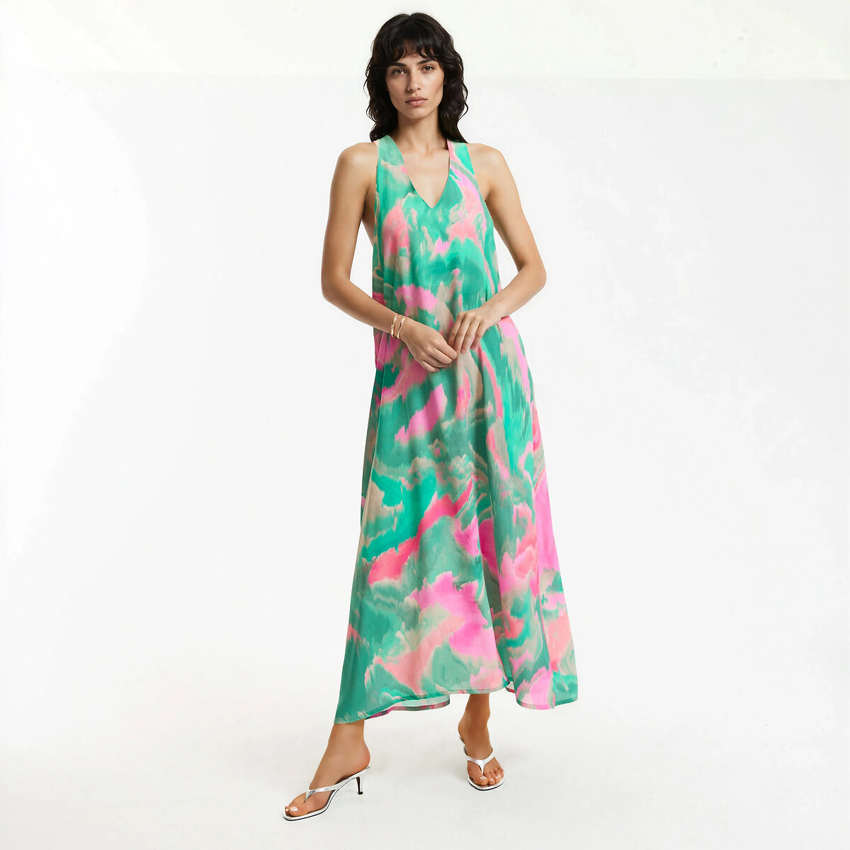 Μακρύ αμάνικο φόρεμα με V λαιμόκοψη και γραφικό μοτίβο