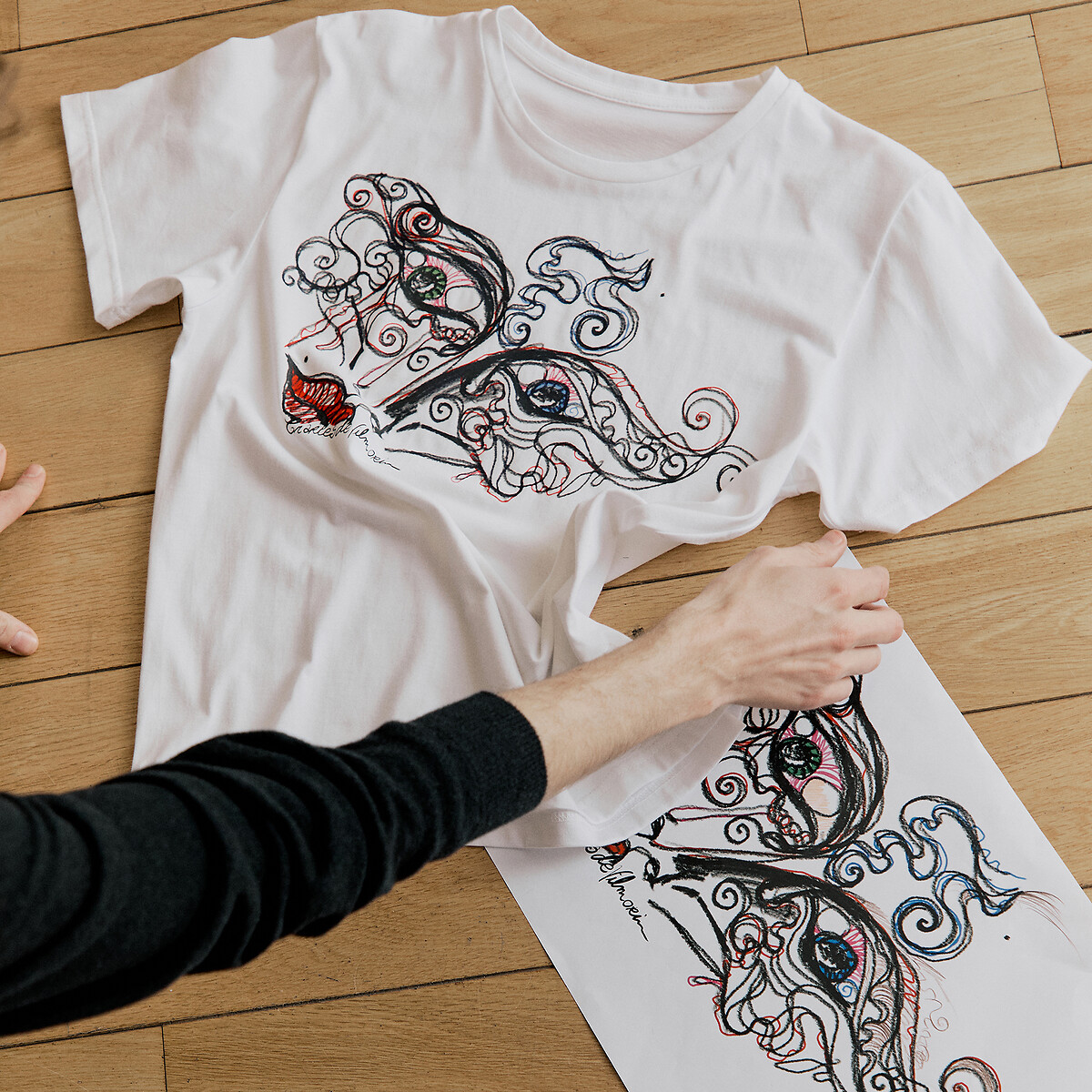 Κοντομάνικο T-shirt με στρογγυλή λαιμόκοψη και γραφικό τύπωμα