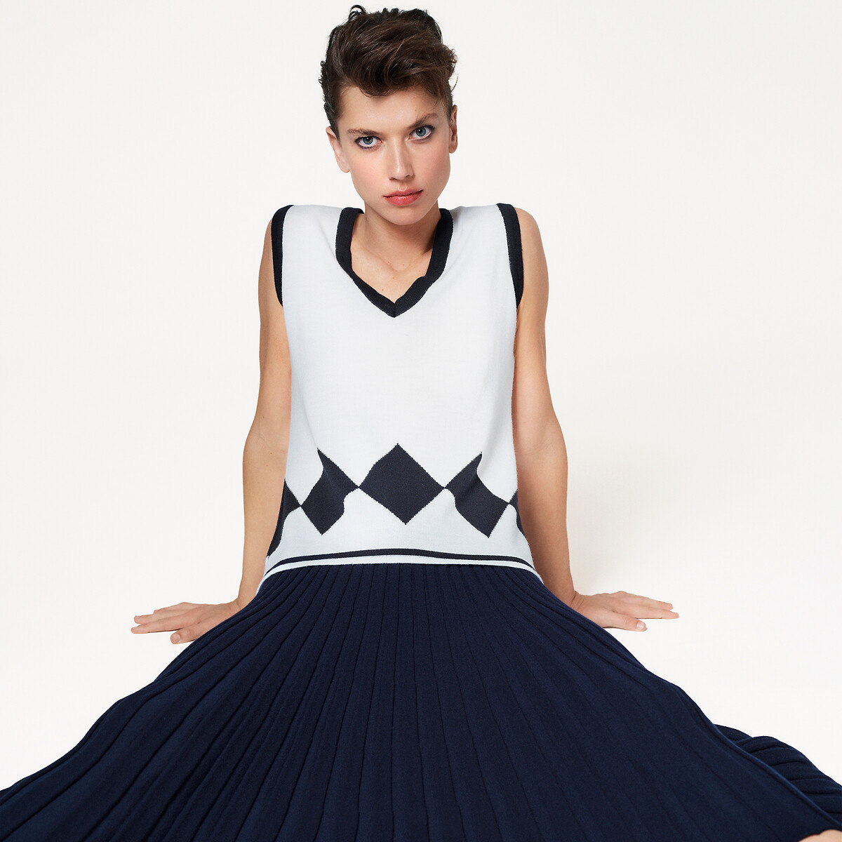 BLANCHEMAILLE Αμάνικο πουλόβερ με λαιμόκοψη V από μαλλί μερίνο