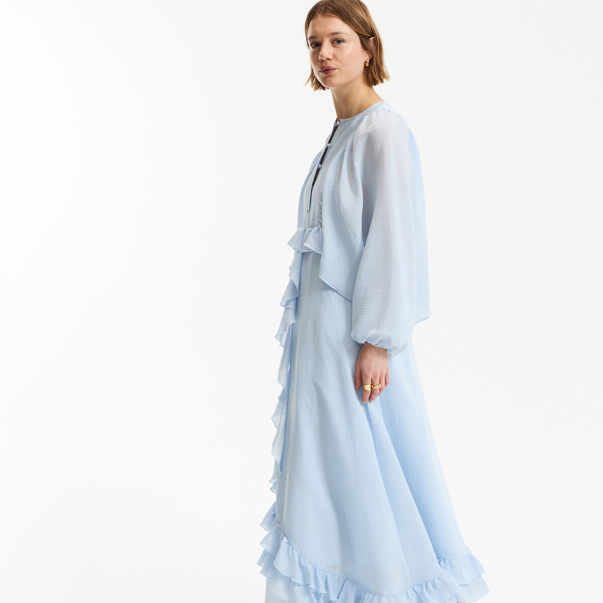 Μακρύ φόρεμα με βολάν και φουσκωτά μανίκια