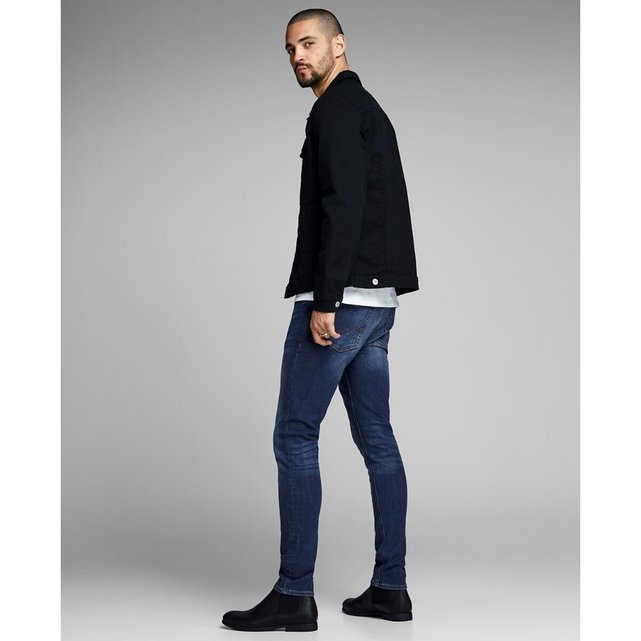Τζιν σε skinny γραμμή