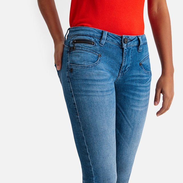 Alexa Slim-Fit Jeans