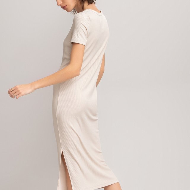 Κοντομάνικο φόρεμα από ελαστικό ριμπ ζέρσεϊ