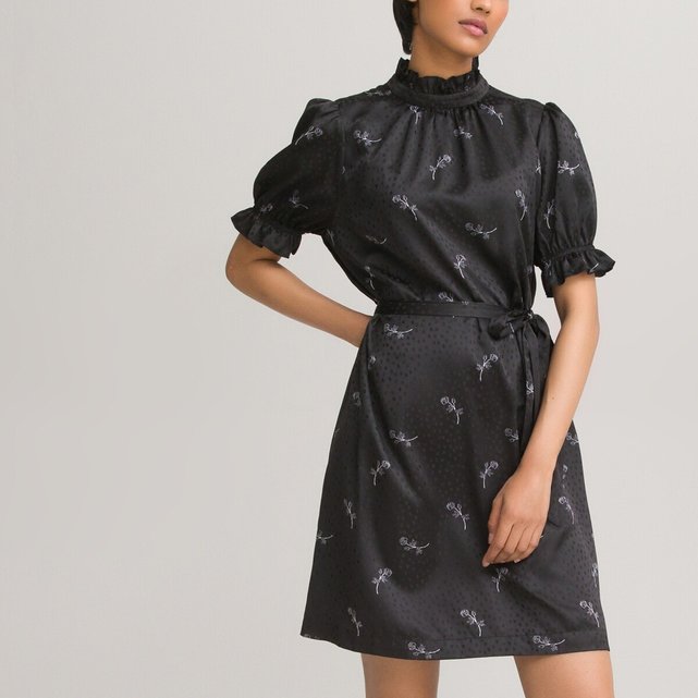 Κοντομάνικο σατέν φόρεμα με όρθιο λαιμό και εμπριμέ μοτίβο