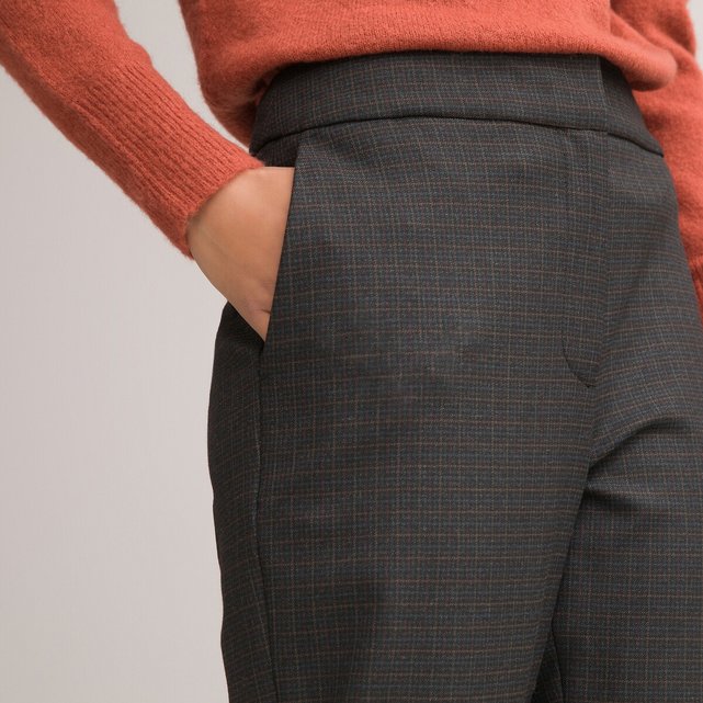 Ψηλόμεσο slim παντελόνι με καρό μοτίβο και σκίσιμο στα μπατζάκια