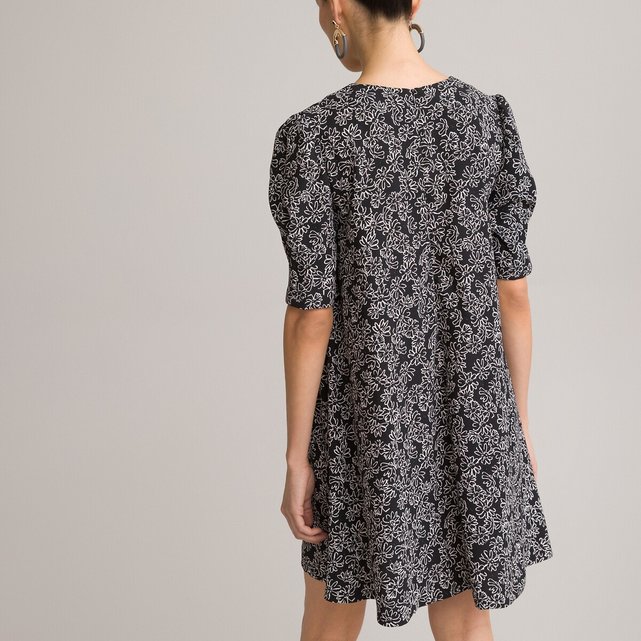 Κοντό φόρεμα με V και φλοράλ μοτίβο