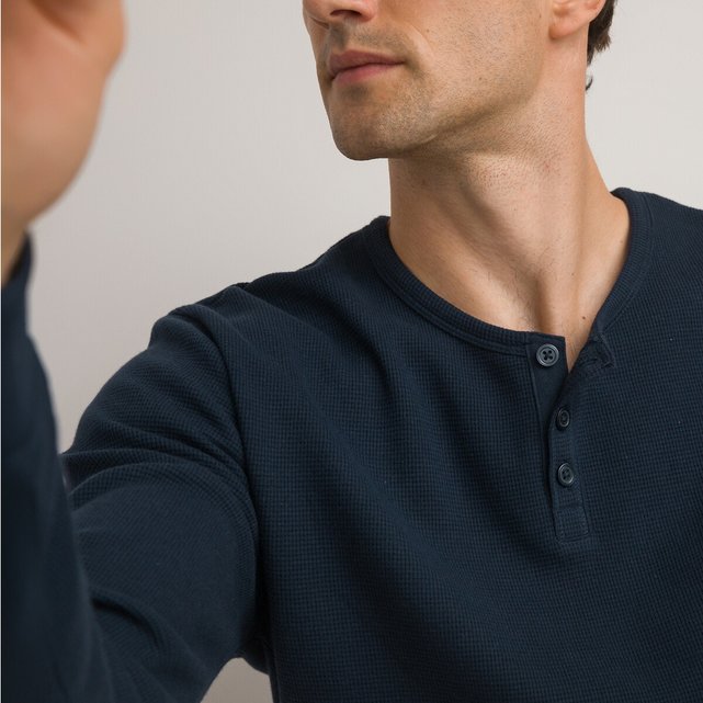 Μακρυμάνικη μπλούζα με κουμπιά στη λαιμόκοψη