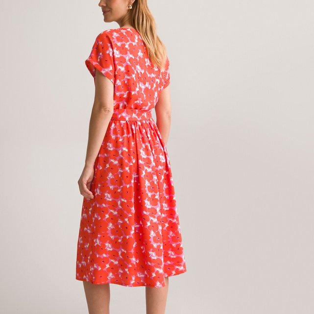 Μίντι εβαζέ φόρεμα με φλοράλ μοτίβο