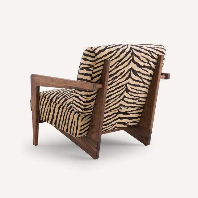 Πολυθρόνα από μασίφ ξύλο καρυδιάς με animal print, Izag