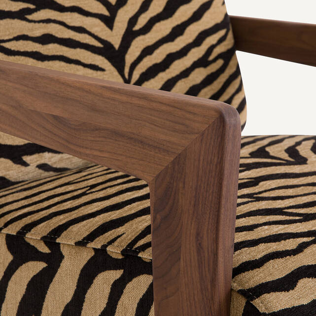 Πολυθρόνα από μασίφ ξύλο καρυδιάς με animal print, Izag
