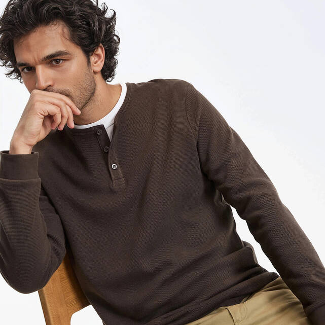 Μακρυμάνικο T-shirt με λαιμόκοψη Henley