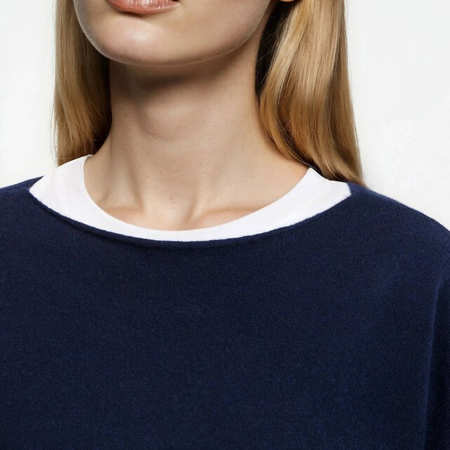 Πουλόβερ από λεπτή πλεκτή κασμίρι, με λαιμό boatneck