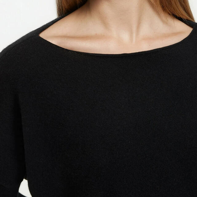 Πουλόβερ από λεπτή πλεκτή κασμίρι, με λαιμό boatneck