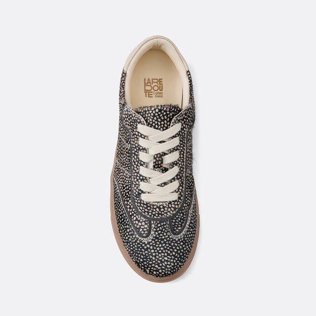 Ρετρό δερμάτινα sneakers με animal print