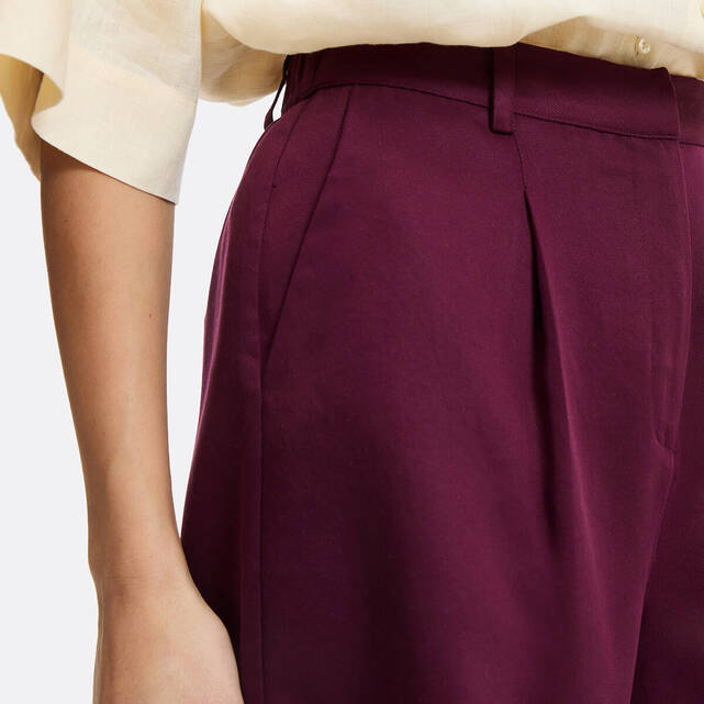 Σορτς με πιέτες από TENCEL™