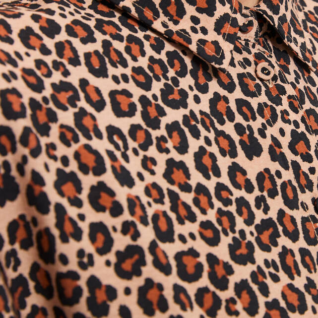 Μακρύ φλοράλ φόρεμα με animal print και κοντά μανίκια