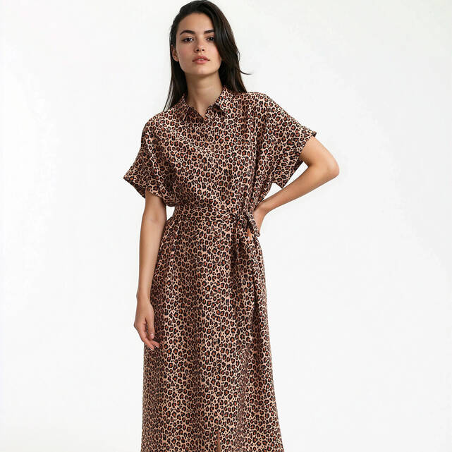 Μακρύ φλοράλ φόρεμα με animal print και κοντά μανίκια