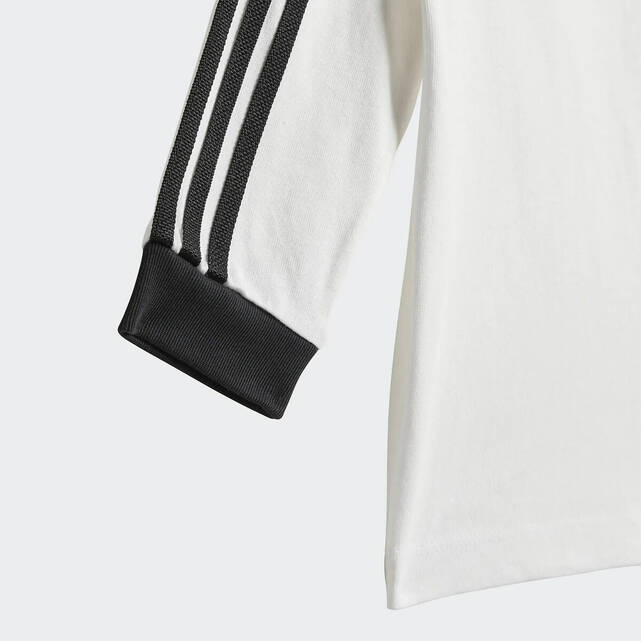 Σετ T-shirt με μακριά μανίκια και τζιν παντελόνι