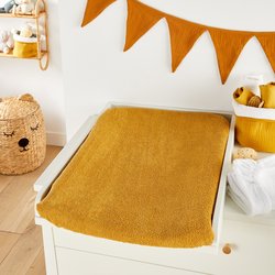 White/mustard yellow