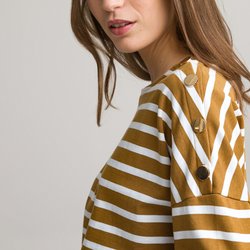 Brown/white stripes