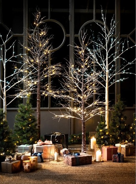 Χριστουγεννιάτικο δέντρο με φωτάκια 
