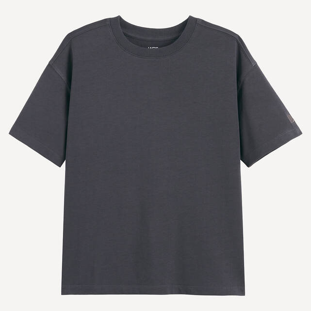 Φαρδύ t-shirt με στρογγυλή λαιμόκοψη, κοντά μανίκια και κεντητό σχέδιο