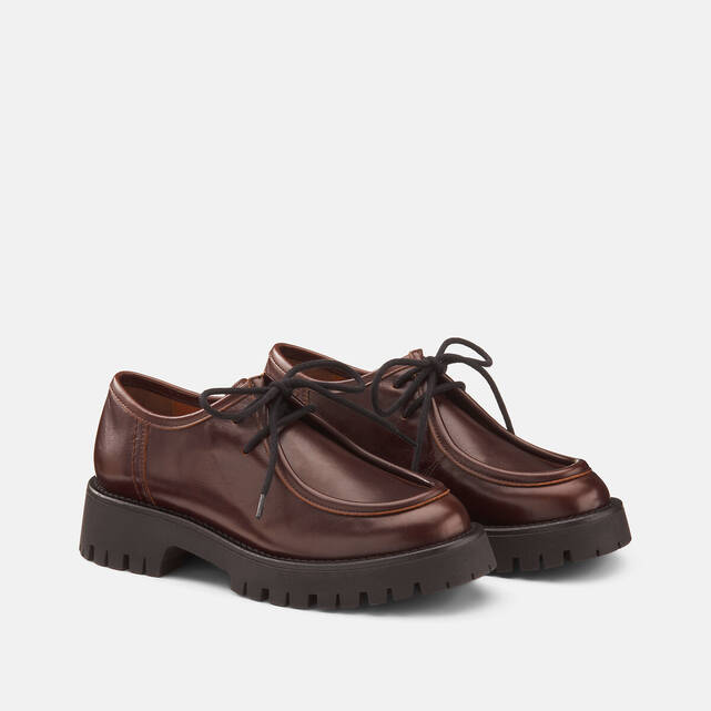 Δερμάτινα παπούτσια Brogues με τρακτερωτή σόλα