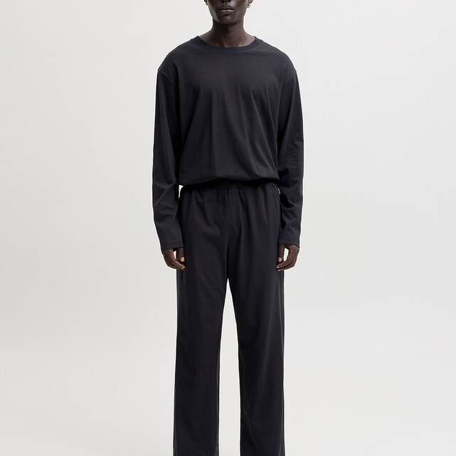 Μακριά πιτζάμα